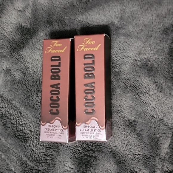 Too Faced Lady Bold x 2 Lipstick Set - Picture 4 of 7